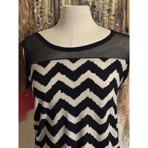 Hot Ginger Womens Size Large Black White Chevron Tank Top Blouse Mesh Yoke